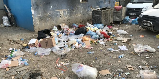 Zabıtanın Önü Güllük Arkası Çöplük