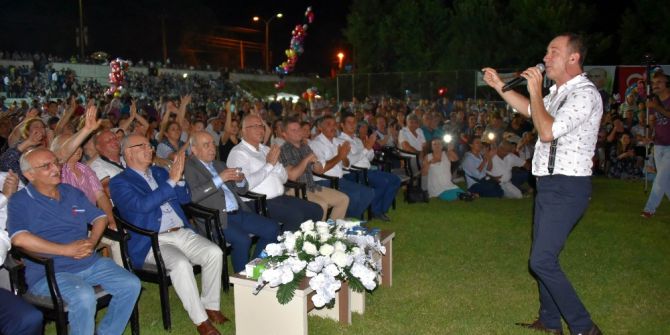 Adala Şeftali Festivali İle Şenlendi