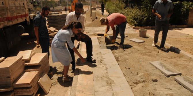 Kayapınar’da Kaldırımlara Tarih İşleniyor