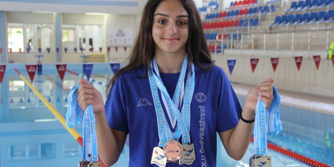 14 Yaşındaki Genç Sporcunun 63 Madalyası Bulunuyor