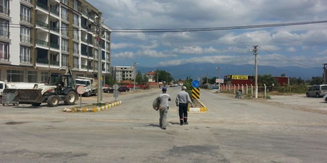 Burhaniye’de Trafik Levhaları Yenilendi