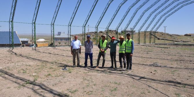 Elmakaya Beldesinde Halı Saha Yapımı