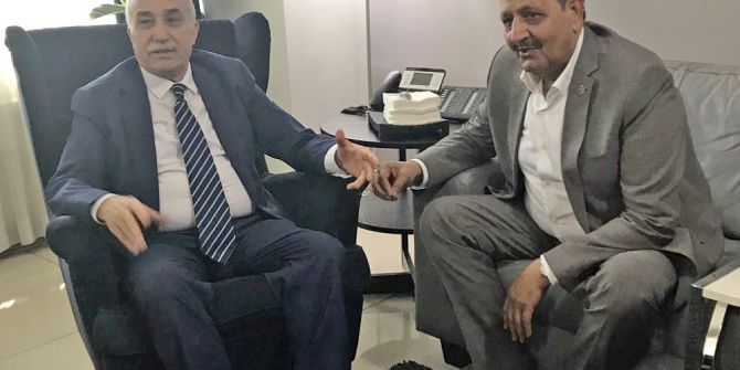 Özyavuz’dan Tarım Bakanı Fakıbaba’ya Hayırlı Olsun Ziyareti