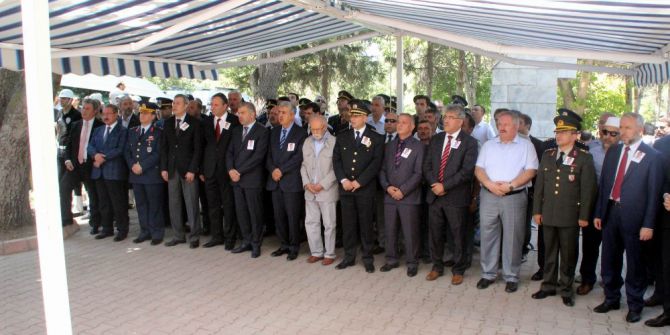 Şehit Polis Memuru Toprağa Verildi