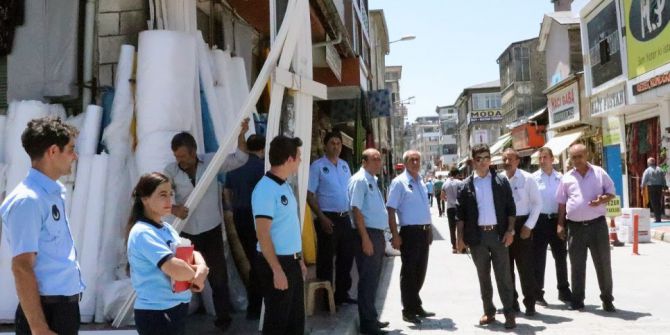 Zabıtadan Kaldırım İşgali Denetimi