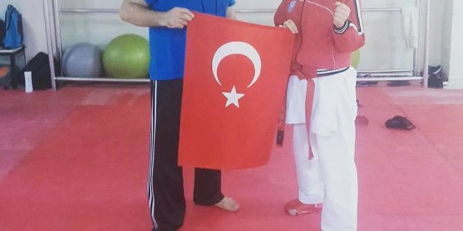 Nur İlayda Polat, Sakarya’dan Birincilik Madalyası İle Döndü