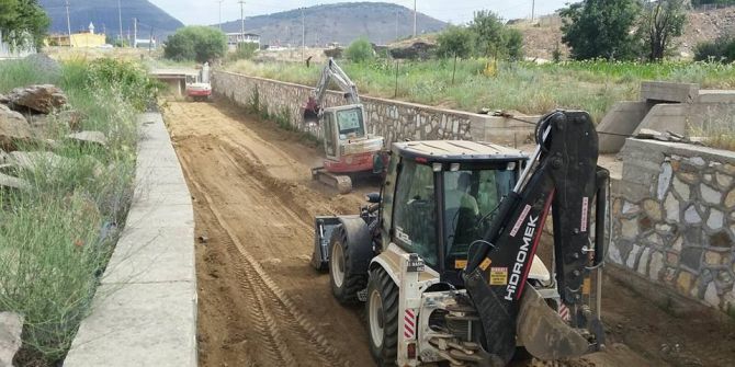 Kula’da 4 Bin 800 Metrelik Dere Temizliği