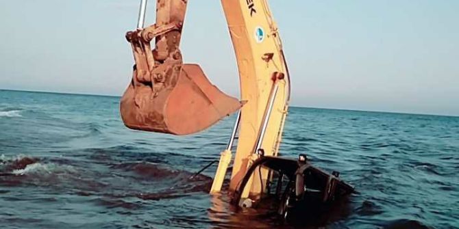 Denize Giren Kepçe Battı