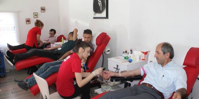 Osmaniye’de Gazeteciler Kan Bağışladı