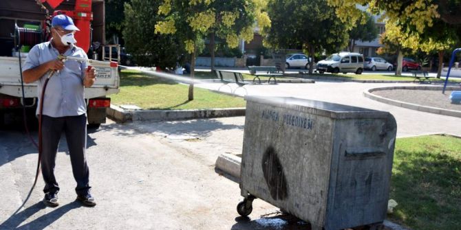 Aliağa’da Haşerelere Karşı Sokaklar İlaçlanıyor