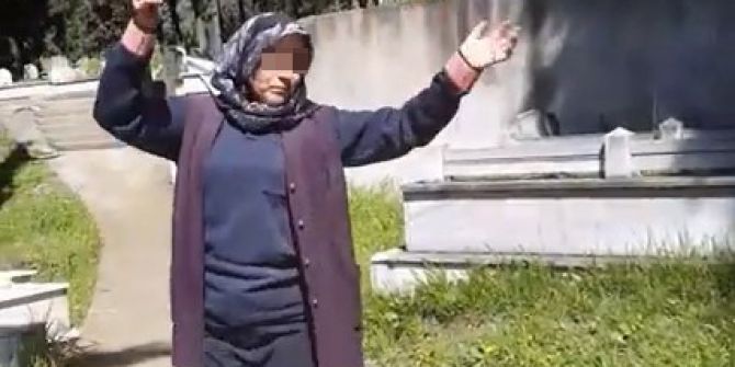 Mezarlıkta Göbek Atan Kadın İşten Atıldı