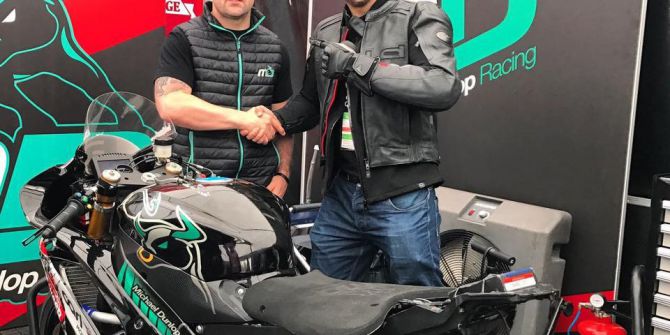 Altın Elbiseli Adam, Motosikletiyle Kaza Yaparak Hayatını Kaybetti