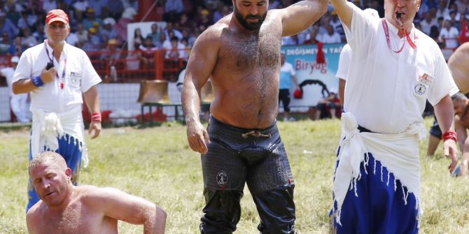 Okulu 3 Günde 3 Ayrı Şehirde 3 Altın Kemer Kazandı