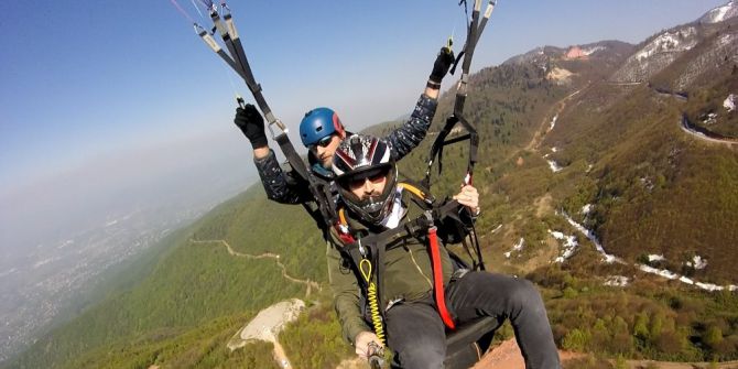 Yamaç Paraşütü Kartepe’de Yapılır