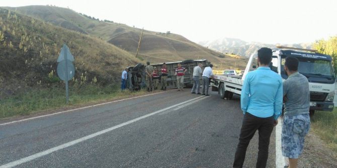Suşehri’nde Minibüs Devrildi: 1 Yaralı