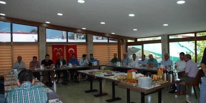 Gediz Mhp Teşkilatından Basın Mensuplarına Kahvaltı