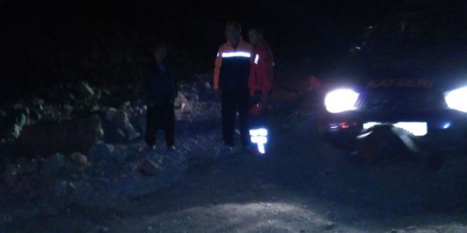 Uçurumda İntihar Eden Gencin Cesedini Afad Ve Umke İndirdi