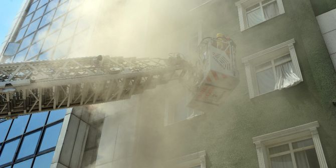 Mühürlü Eğlence Kulübünde Çıkan Yangın Korkuttu