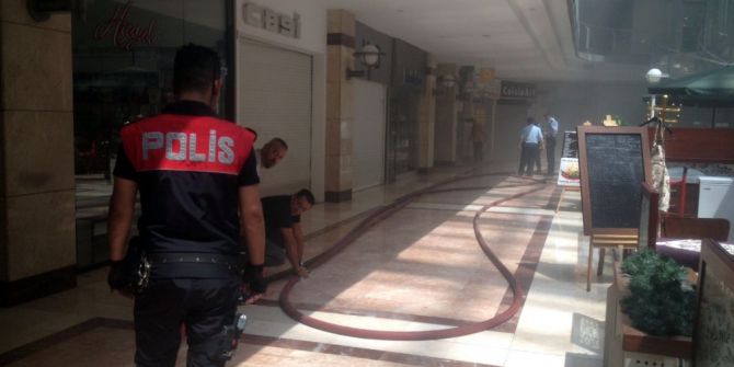 Başkent’te Avm’de Yangın Paniği