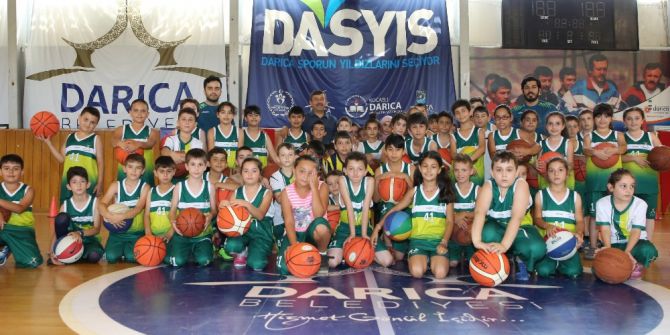 Darıca Yaz Spor Okulları Eğitimlerini Sürdürüyor