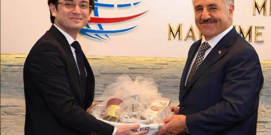 İzmir Gmo Başkanı Önal, Bakan Arslan’ı Ziyaret Etti