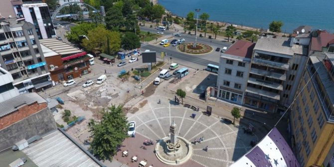 Fatsa Cumhuriyet Meydanı’nda 3. Binanın Da Yıkımı Tamam