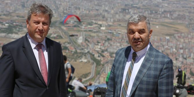 8. Uluslararası Ali Dağı Yamaç Paraşütü Şampiyonası Başladı