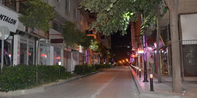 Şehzadeler’e Estetik Aydınlatma