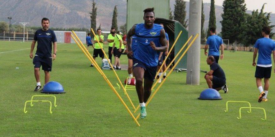 Akhisar Belediyespor Seyircisinin Önüne Çıkıyor