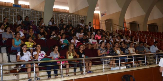 Sporculara Uyuşturucu Ve Teknoloji Bağımlılığı Hakkında Eğitim Verildi