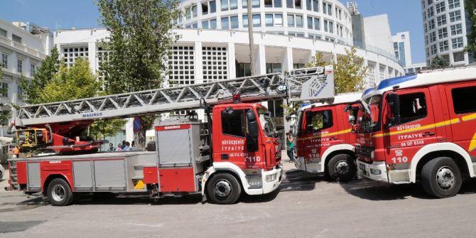 Başkent’te Avm’de Yangın Paniği