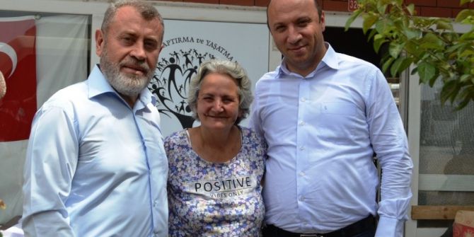 Ayvalık’ta Müftü Tosun Ve Meb Müdürü Bahadır’dan Şefkatli Ellere Ziyaret