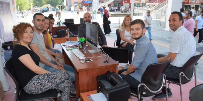 İzmit Belediyesi Tercih Standı Yoğun İlgi Görüyor