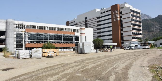 Vali Güvençer, Yeni Hastanelerin Hizmete Giriş Tarihini Açıkladı