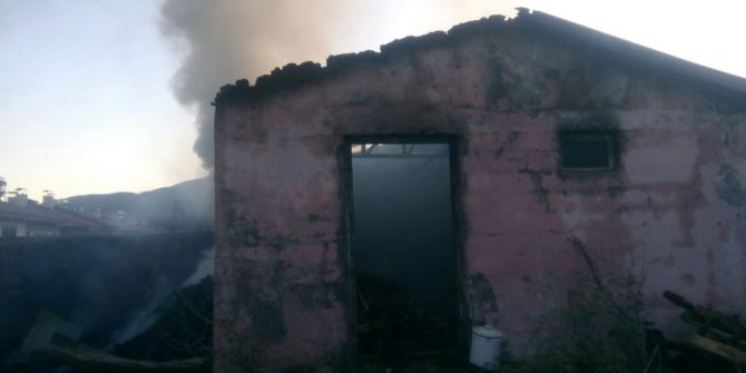 Elazığ’da Bir Ev, Odunluk, Samanlık Ve 3 Kiler Kül Oldu