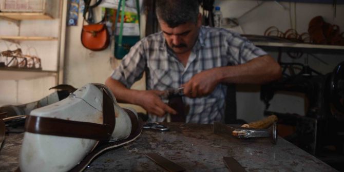 Sandalet Ustası Teknolojiye Direniyor