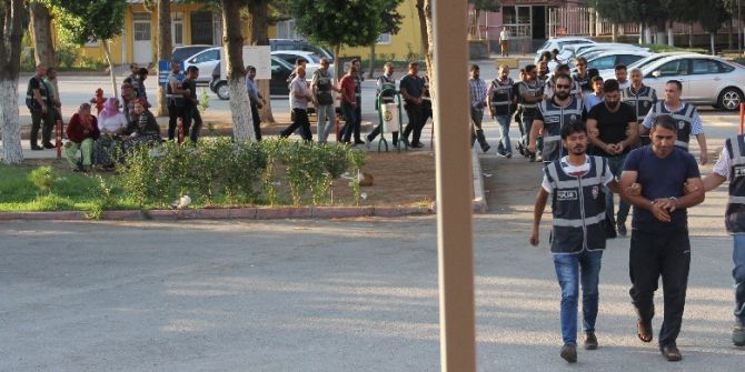 Dolandırıcı Ordusuna Darbe