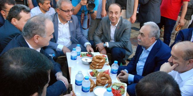 Bakan Fakıbaba, Bakan Özlü’ye Ciğer Yedirip Patentini İstedi