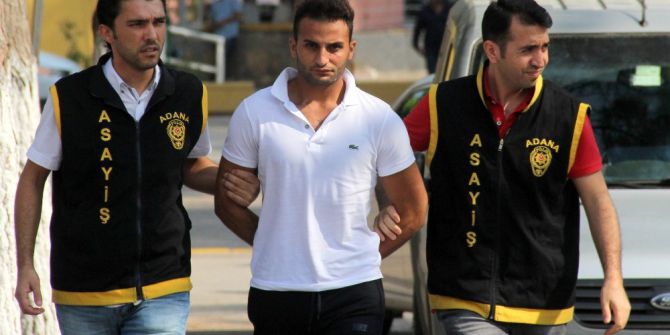 Emniyet Binasının 3. Katından Atladı, Nezarethane Demirini Esnetip Kaçtı