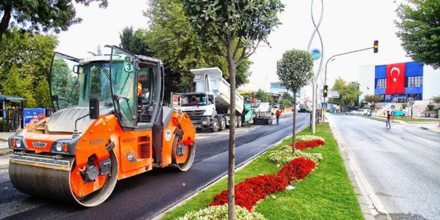 Adnan Menderes Caddesinde Dönüşüm Sürüyor