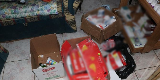 Bakkal Görünümlü Eczane Polisi Bile Şaşırttı