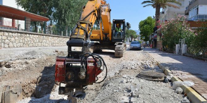 Finike’de Altyapı Seferberliği