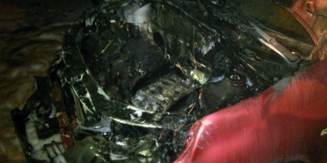 Park Halindeki Otomobil Alev Aldı