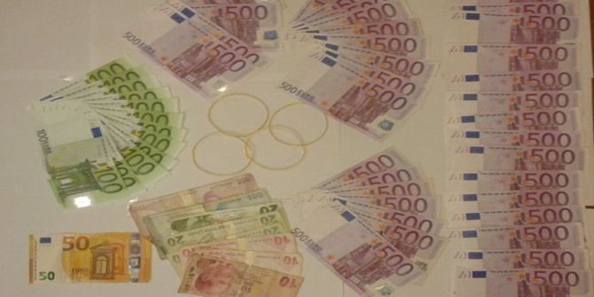 "Polisim" Dedi, Gerçek Polislere Kısa Sürede Yakalandı