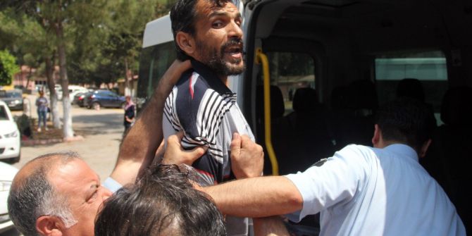 Eşini Bıçaklayan Koca Çıldırdı