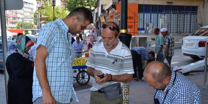 Din Görevlisini Dolandırılmaktan Eşi Kurtardı