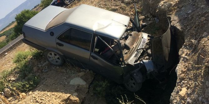 Mut’ta Trafik Kazası: 3 Yaralı