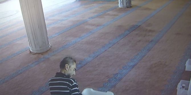 Bir Camiyi 5 Gün Arayla 2 Kez Soydu, Rahat Tavırları Pes Dedirtti