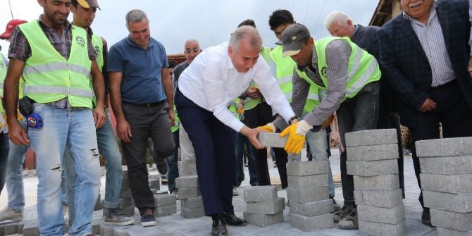 Büyükşehir’den İlçelere Beton Kilit Parke Taşı