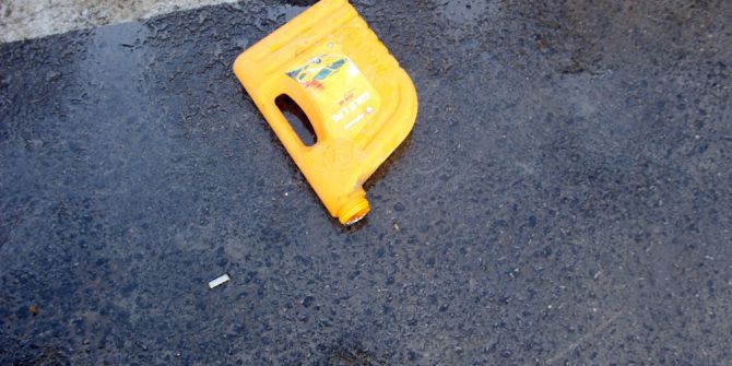 Drift Yaparken Kaza Yapan Kadın Sürücü Otomobili Yakmaya Çalıştı